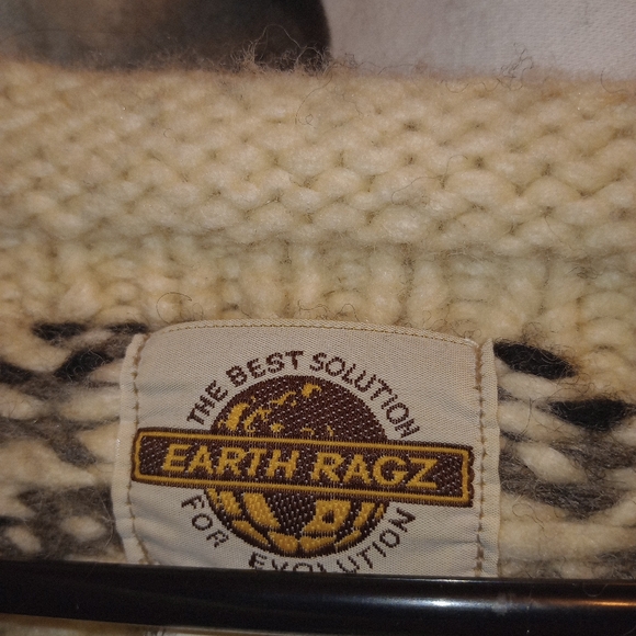Vintage in Excellent Condition Very Thick Wool Ski Sweater. They don't make swe - Picture 2 of 8